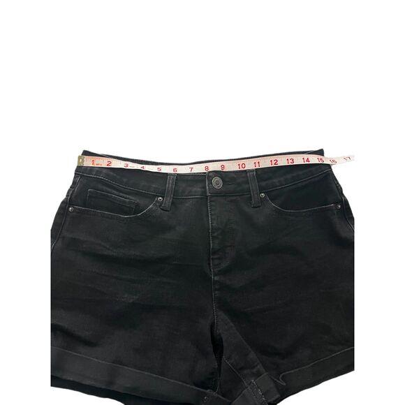 Time and Tru Black Mid-Rise Shorts Size 8 - Picture 3 of 4